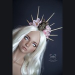 Photo of Диадема череп, шипы и цветы