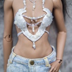 Photo of Корсаж Волна - белый голографик + ожерелье